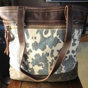 Myra Tote